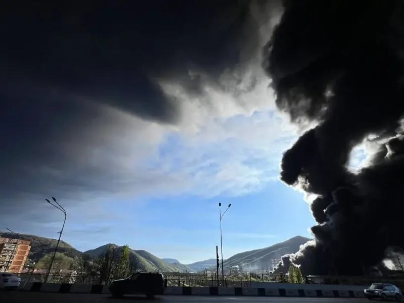 Повторний удар по Туапсе: на російському НПЗ знову палають резервуари з нафтою