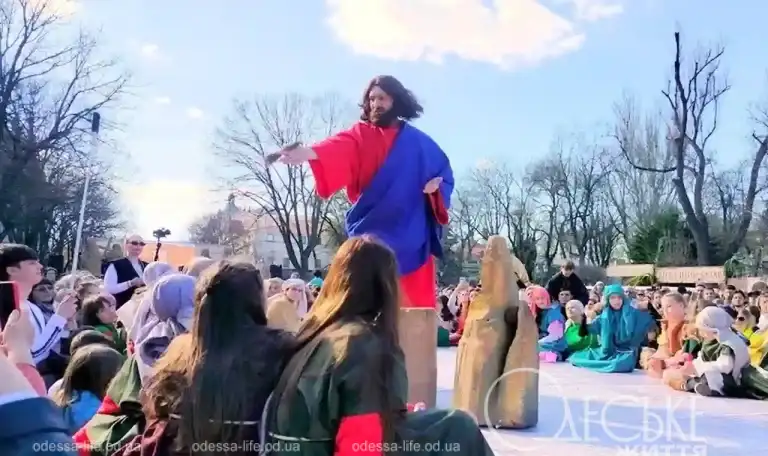 Великодня реконструкція на Дерибасівській