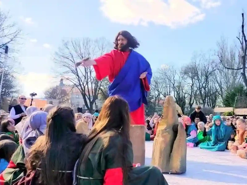 Великдень ожив на Дерибасівській: як одеська вулиця стала машиною часу