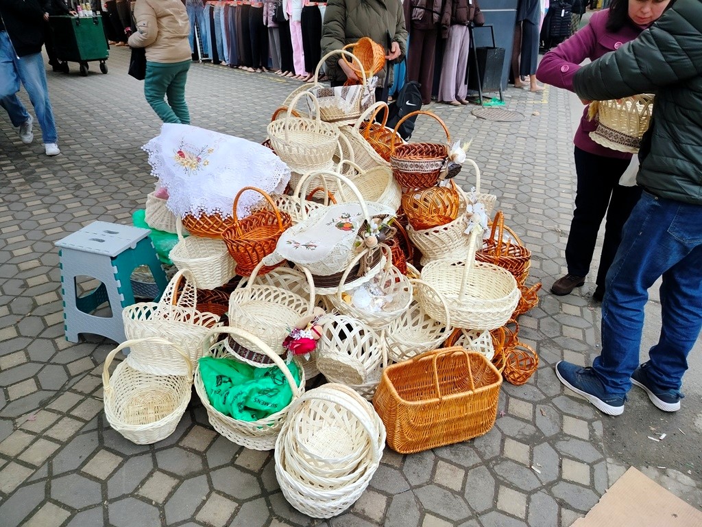 Великодні товари в Одесі