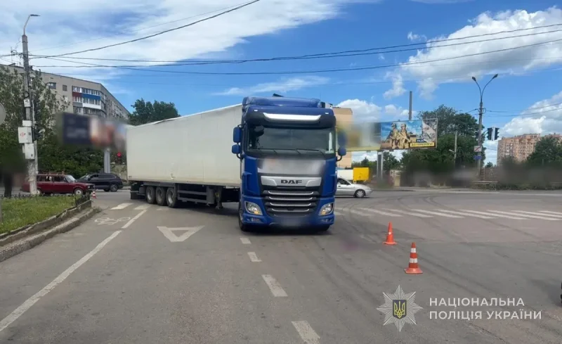 В Пересыпском районе Одессы грузовик DAF сбил 78-летнего мужчину на регулируемом переходе