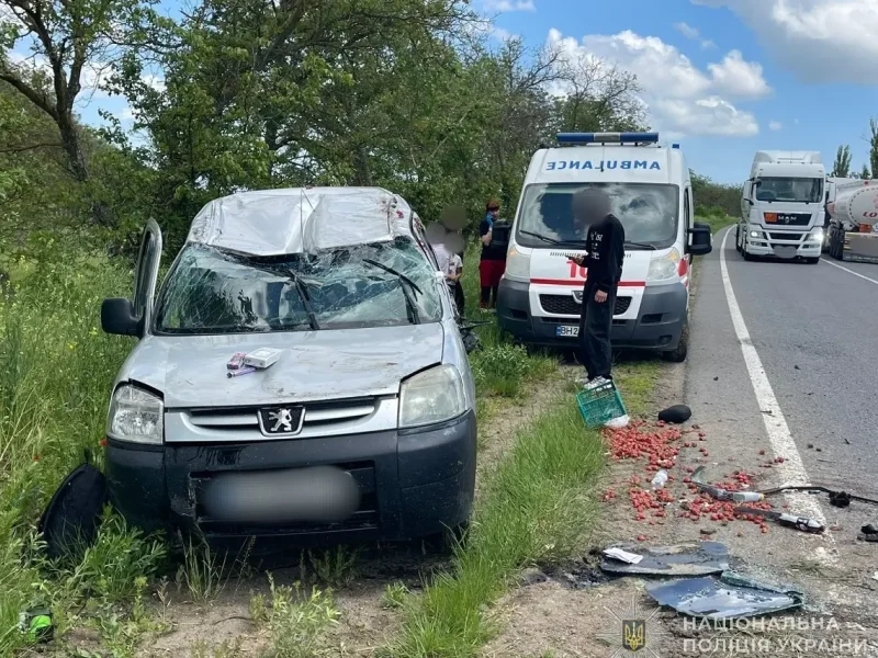 Аварія сталася на трасі Одеса – Рені біля села Мирне. Через невдалий обгін зіткнулися автомобілі під керуванням жителів Кілії та Одеси