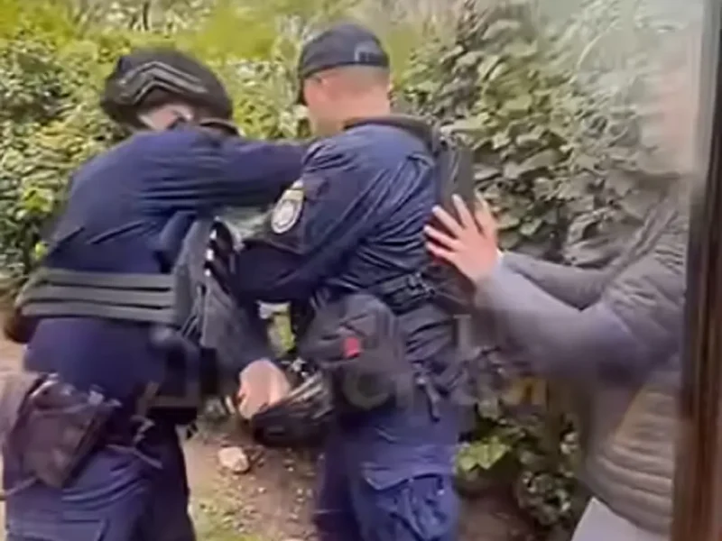 Драка с полицейскими на Солнечной в Одессе