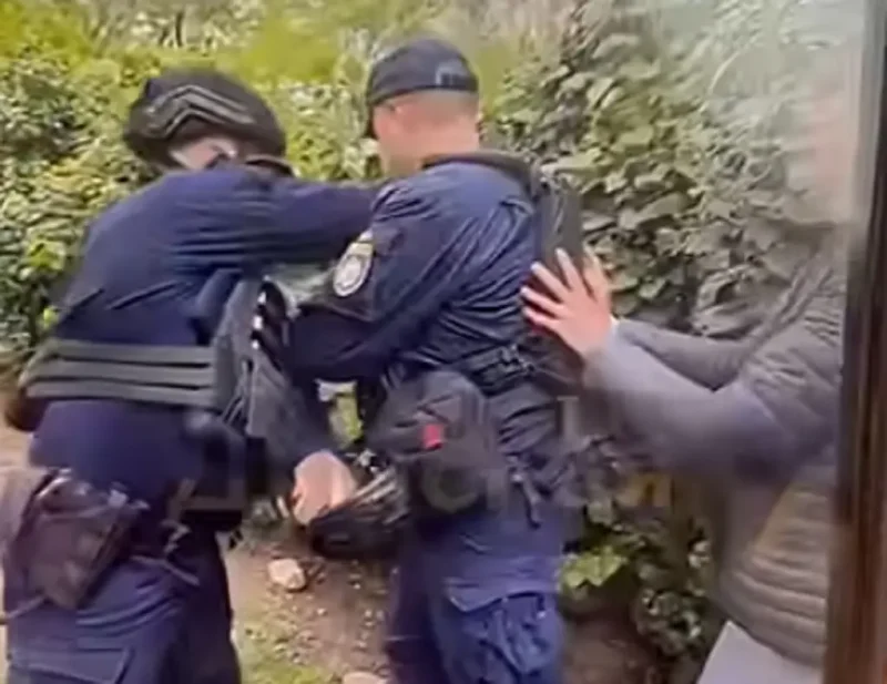 Драка с полицейскими на Солнечной в Одессе