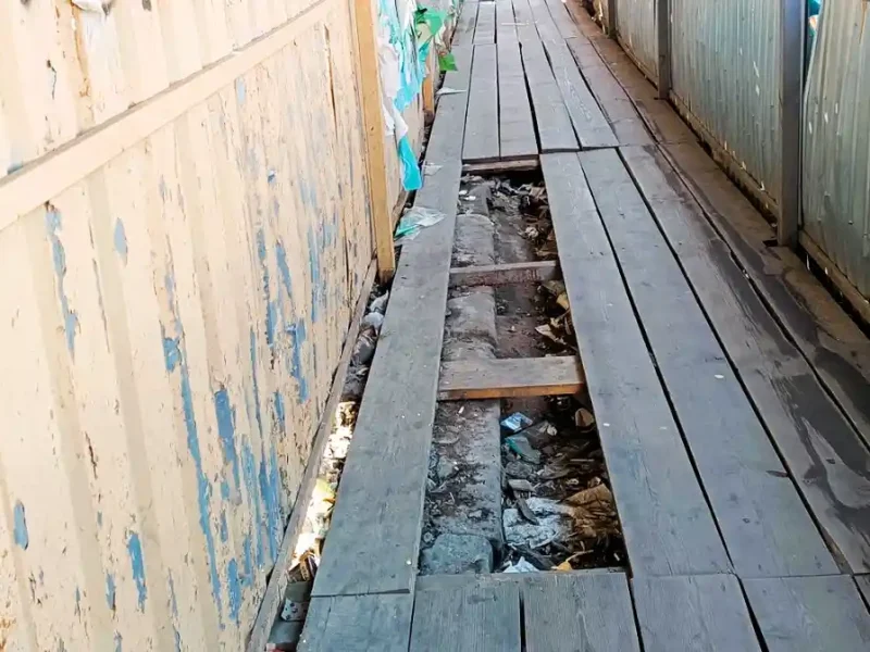 Провал у настилі