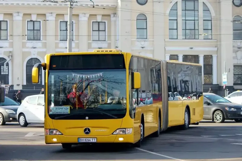 Гуманітарні автобуси в Одесі