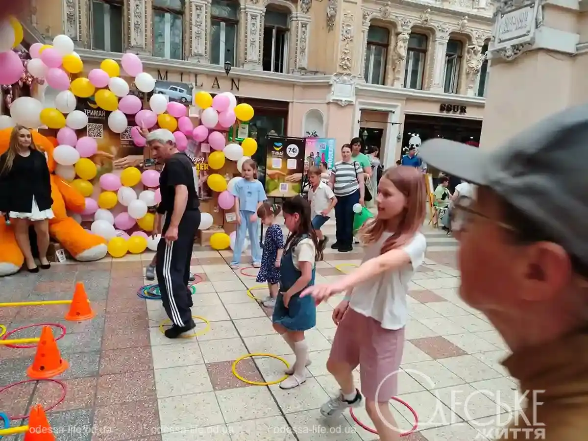Happy Summer Fest у Пасажі