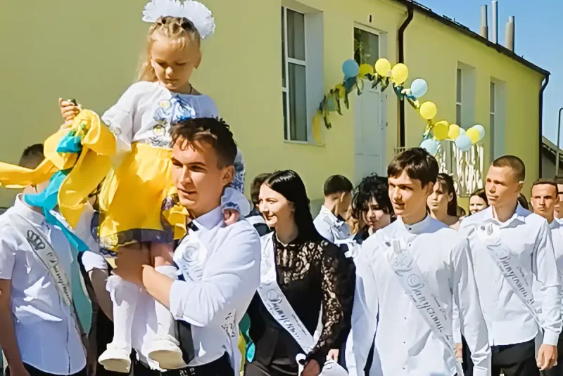 Останній дзвоник випускників