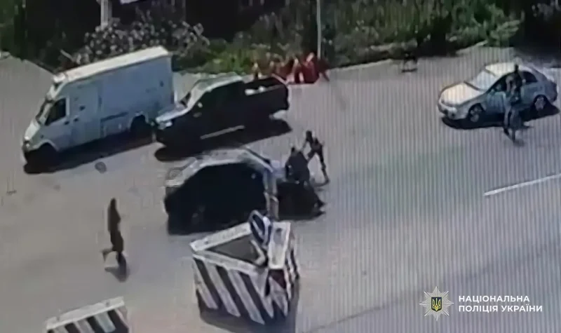 Під Одесою водій BMW збив прикордонника на блокпості