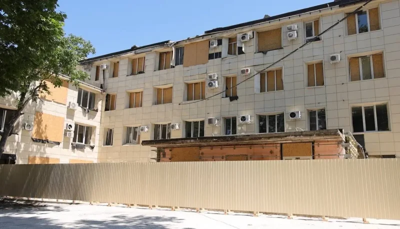 В Одесі відновлюють пологовий будинок № 5, будівля якого зазнала значних руйнувань під час ворожої атаки ударними дронами