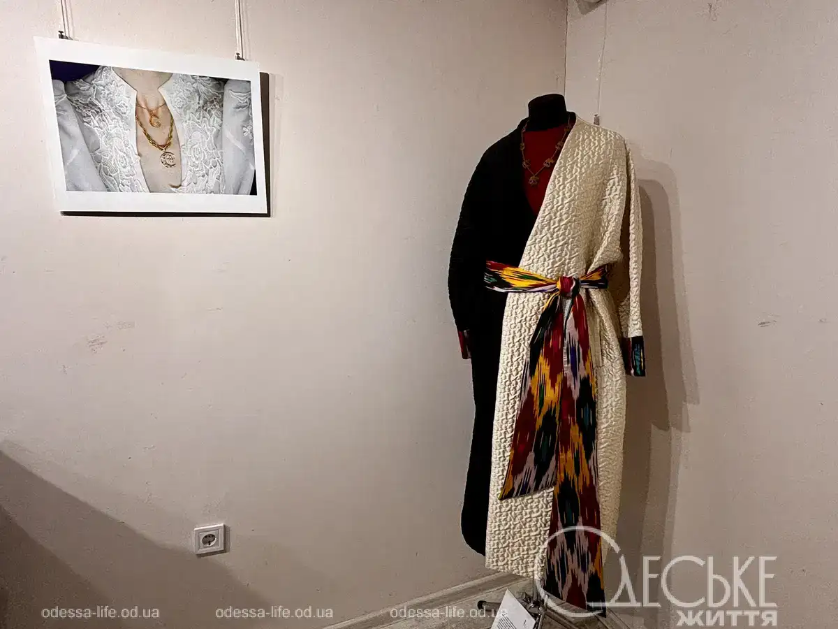Выставка татарских кафтанов и семейных реликвий