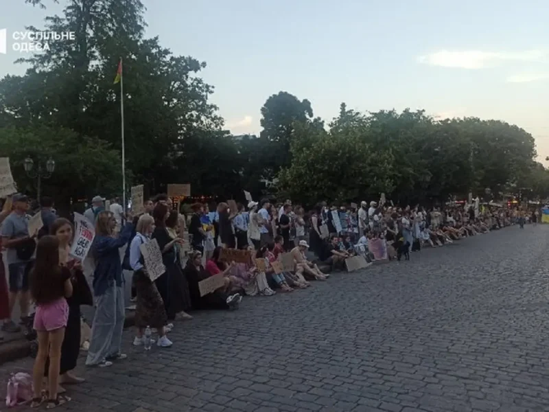 В Одесі четвертий день поспіль мітингували на підтримку Михайла Федорова (фото)