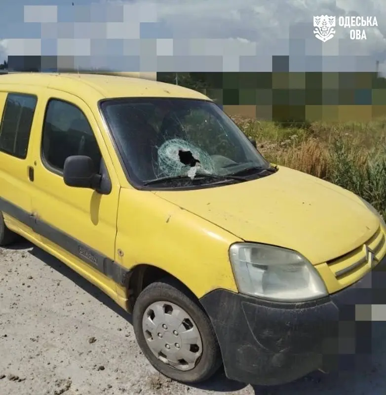 Последствия удара по Одессе: поврежденное авто