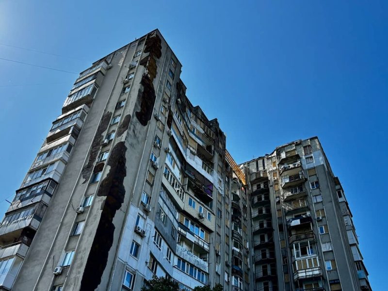 Пострадавшая высотка на Глушко