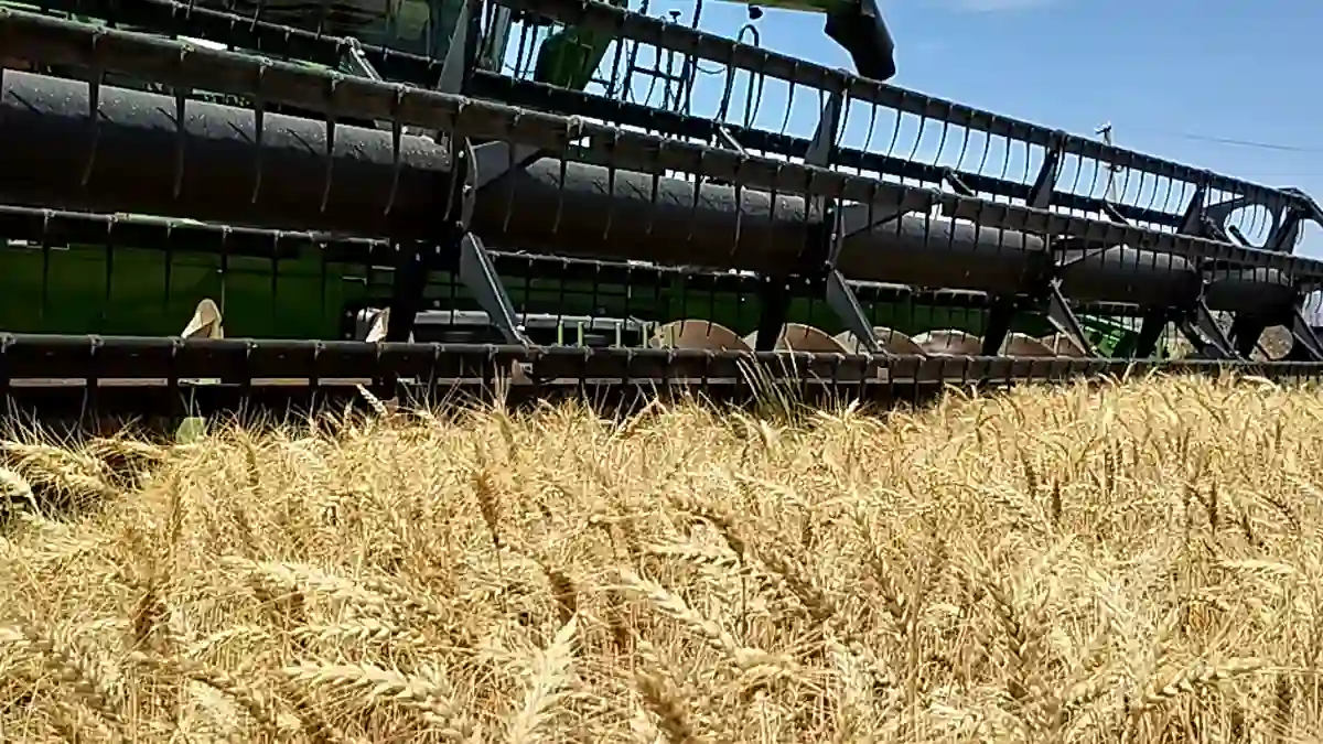 Комбайн готов к уборке урожая