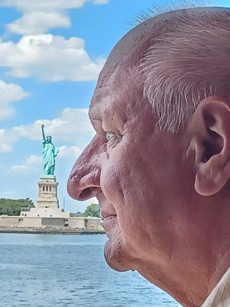 Журналист Сергей Осташко