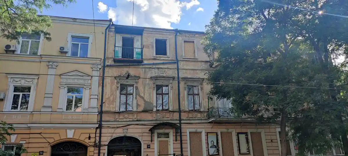 Дом, поврежденный «шахедом» на Пастера, 54