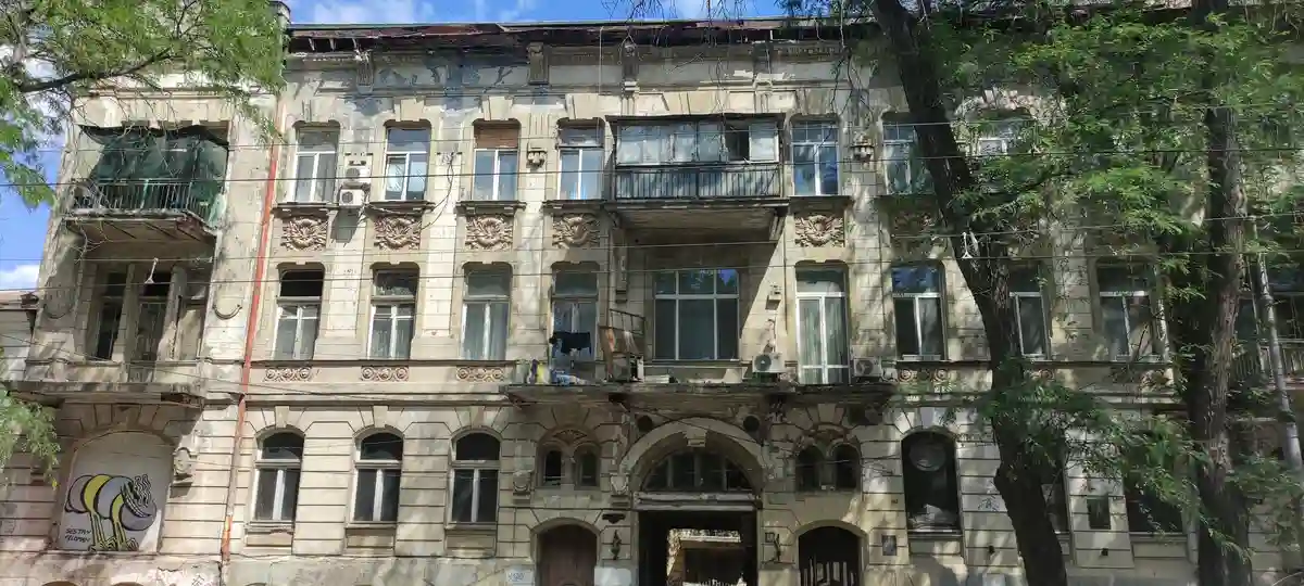 Поврежденный дом на Преображенской, 18
