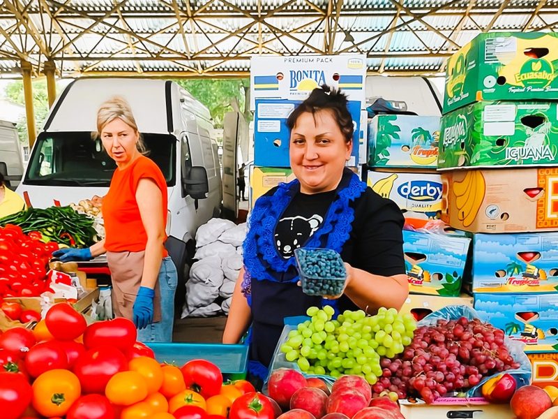 Продавчиня з одеського привозу