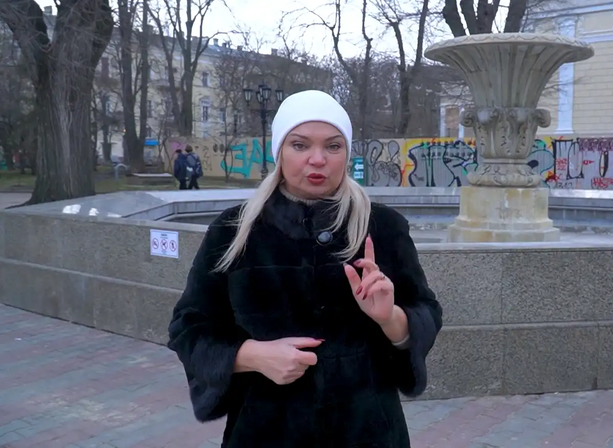 Ведущая Елена Кудряшова