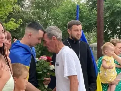 Радость со слезами на глазах: в Буджакскую громаду из плена вернулся защитник Василий Мельник