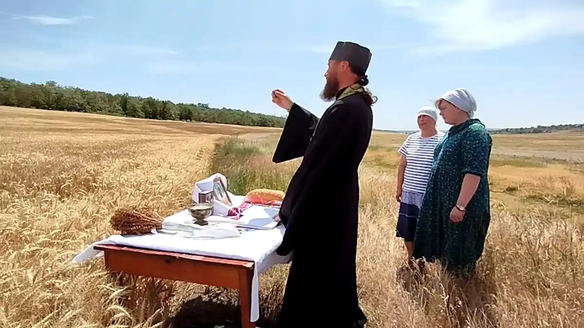С Божьей помощью уборка урожая началась