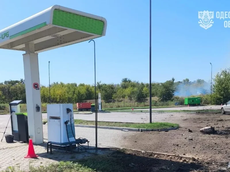 Удар РФ пошкодив АЗС на Одещині