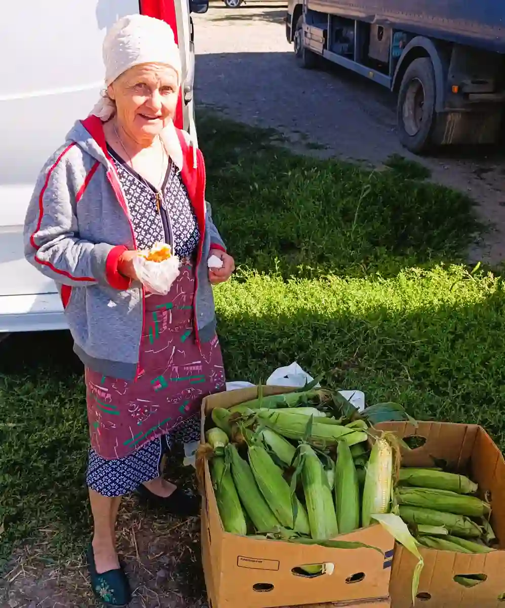 Баба Маня с гвоздавской кукурузой