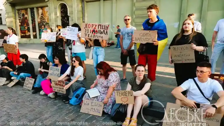 Картонний протест в Одесі