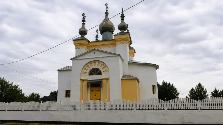 Кричуновський храм