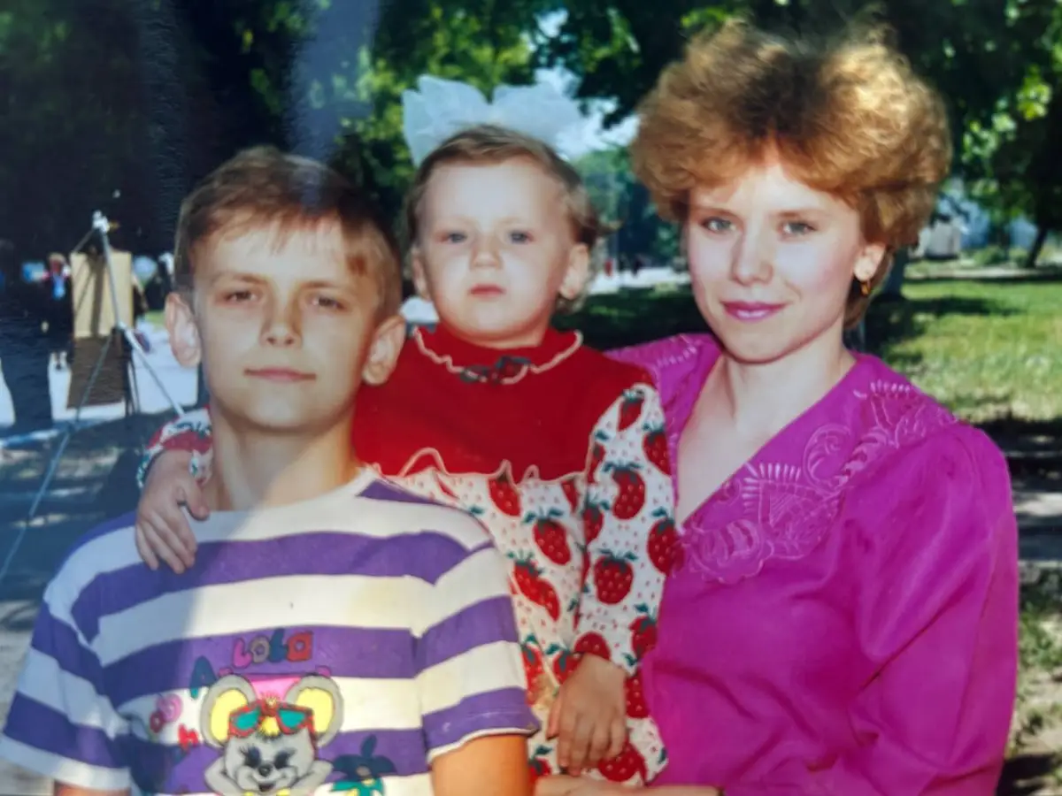 Лариса Гуцол с детьми