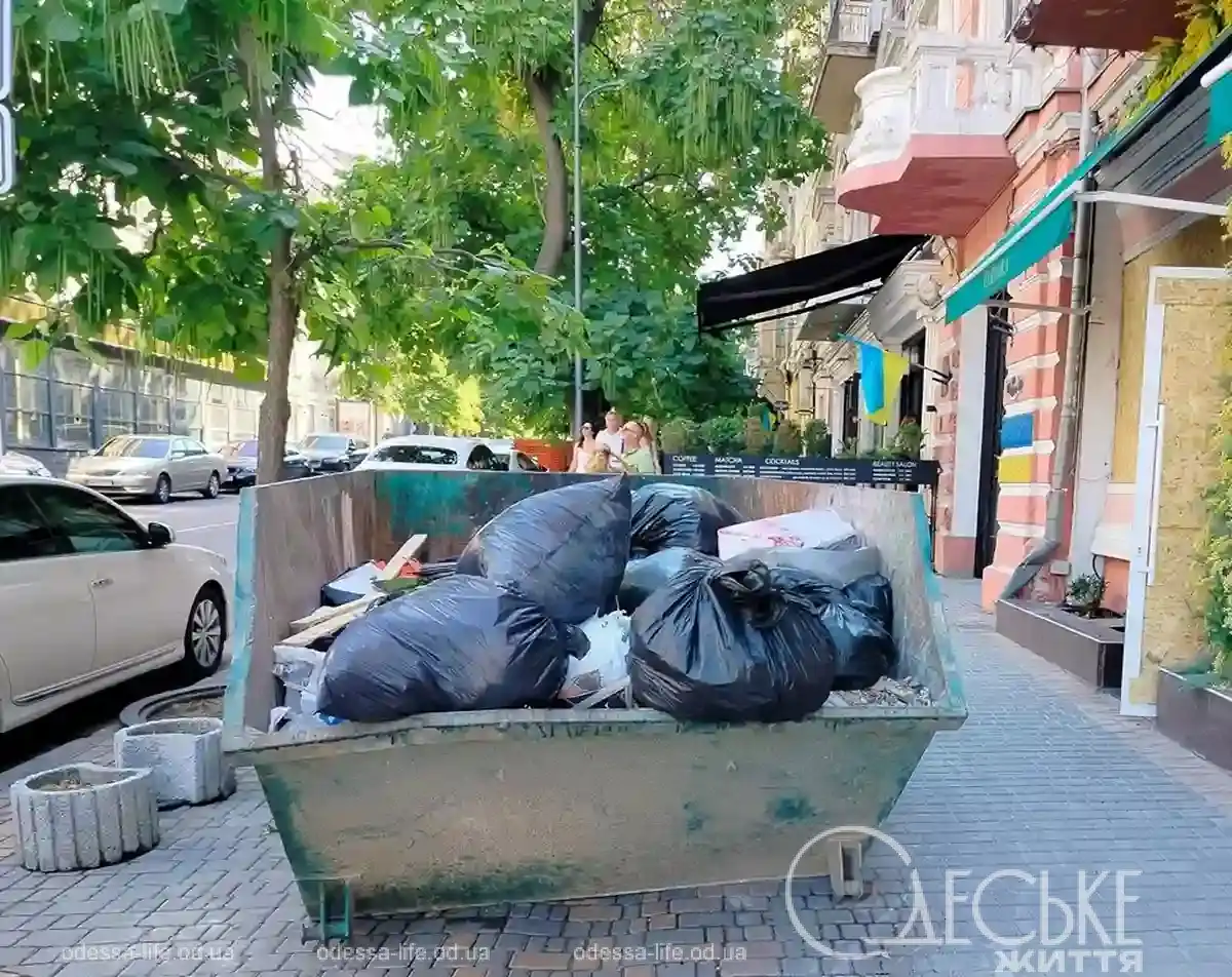 Пошкоджений будинок на Європейській