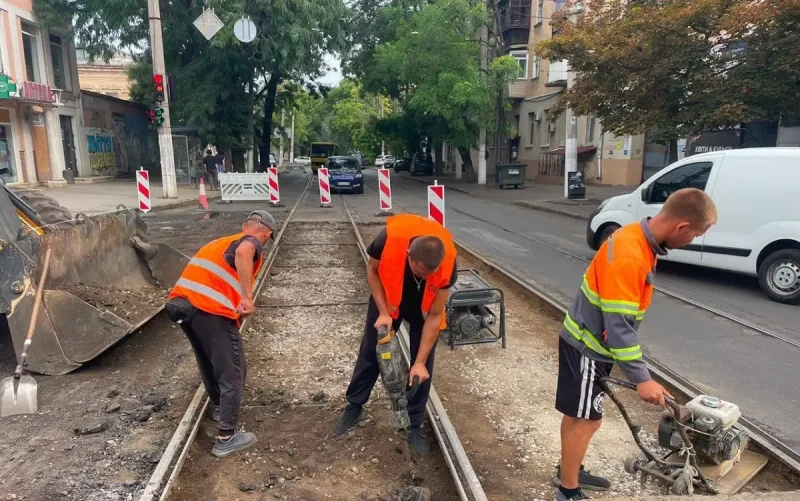 В Одесі продовжують ремонт трамвайних колій на Старопортофранківській