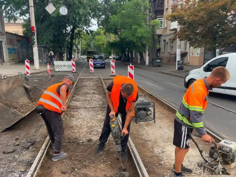 В Одесі продовжують ремонт трамвайних колій на Старопортофранківській
