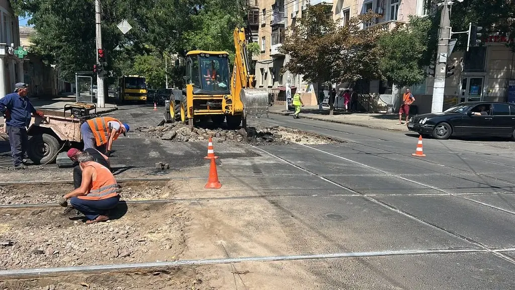 В Одесі ремонтують трамвайні колії на Старопортофранківській