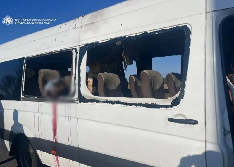 На Никопольщине российские военные ударили дроном по рейсовому автобусу: погибли пять человек
