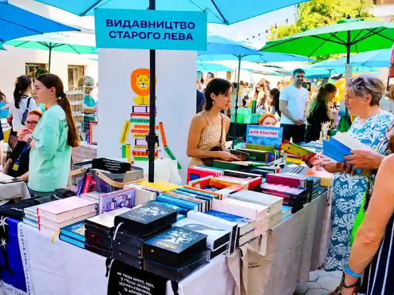 Книжки, поезія та тисячі читачів: як в Одесі пройшов фестиваль PORT (фоторепортаж)