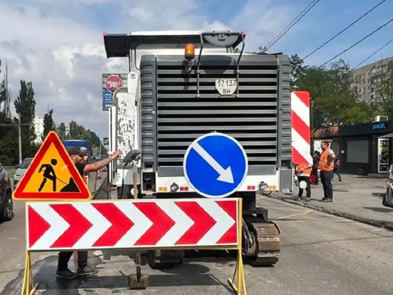Дорожная техника на улицах Одессы