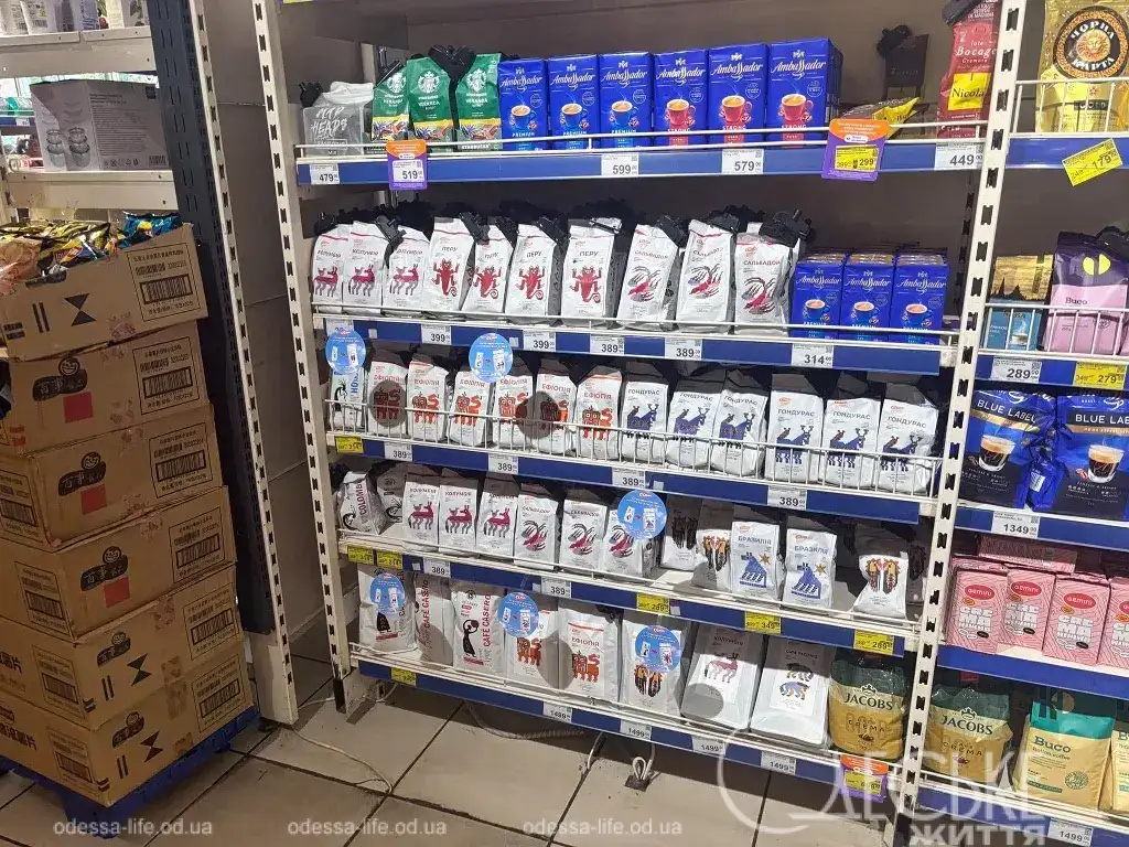 В одесском Сильпо: полки с продуктами