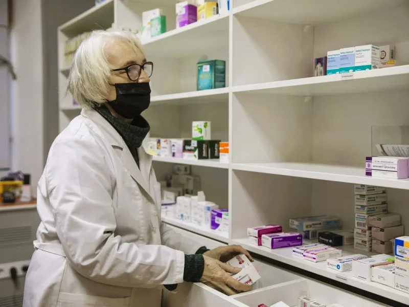 Аптека з пустою полицею - вакцини від грипу немає