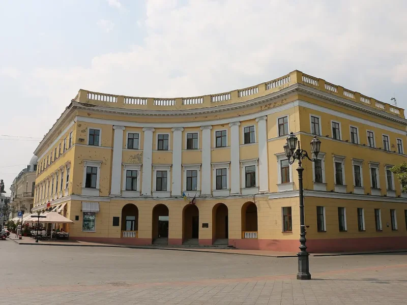 будівля на Приморському бульварі