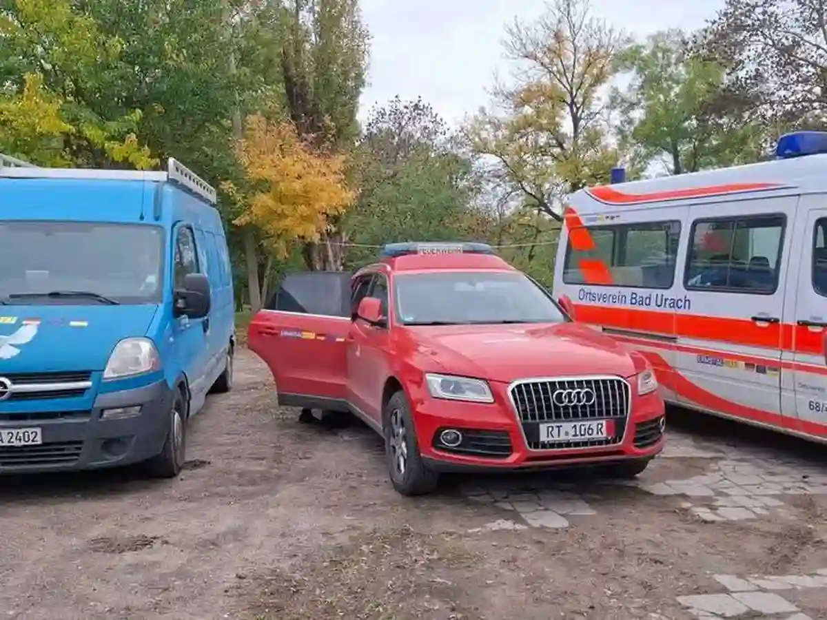 Спецавтомобиль и микроавтобус для бессарабских спасателей