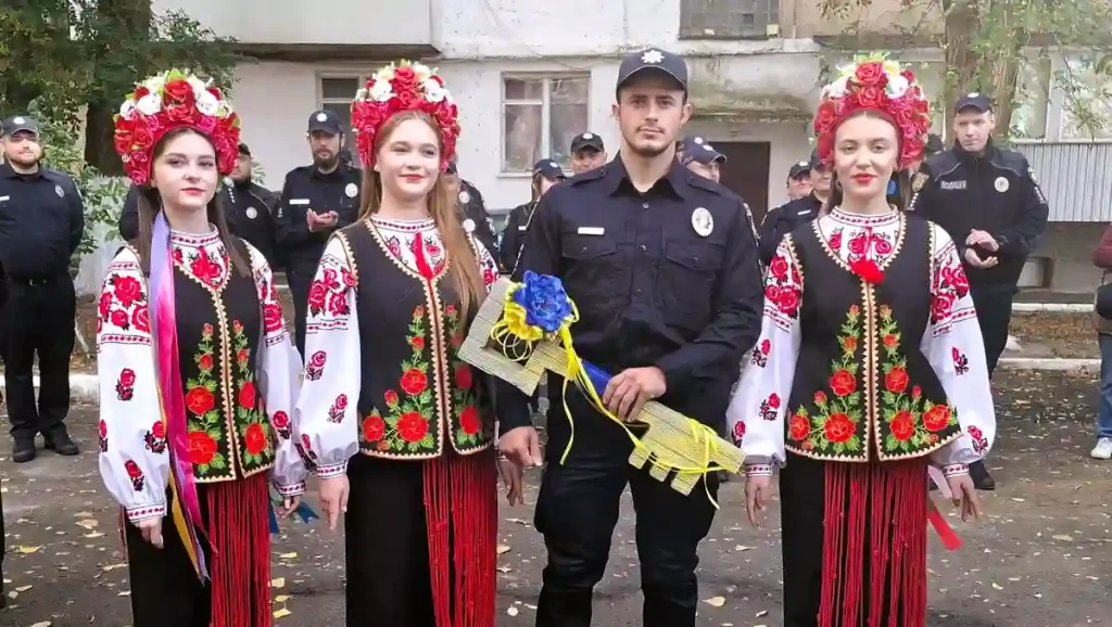 Символічний ключ від станції поліції соборненців