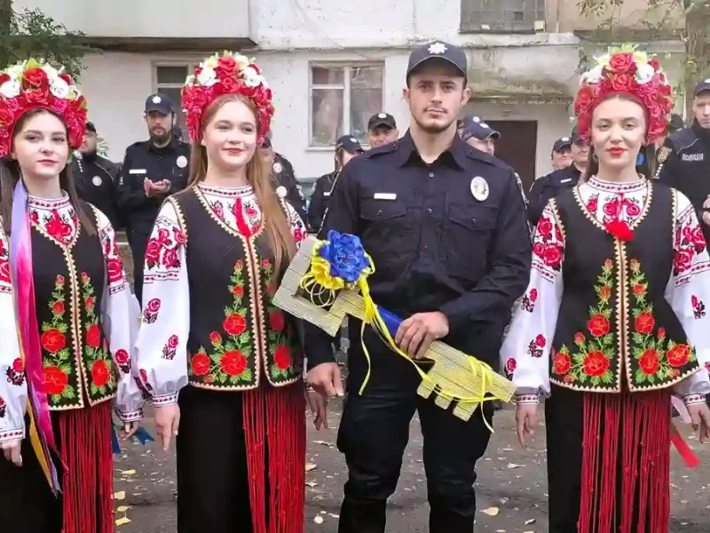 Символічний ключ від станції поліції соборненців