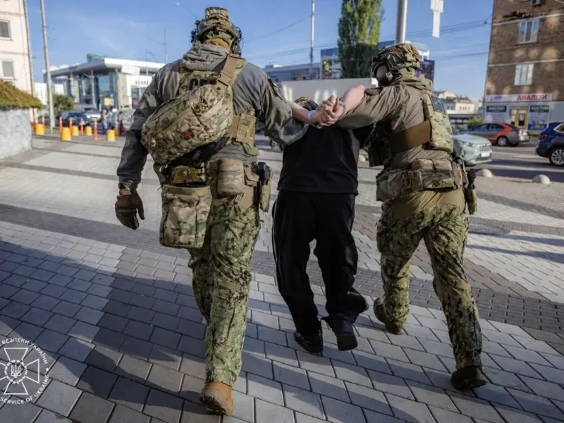 У Києві затримали 18-річного одесита, його підозрюють у наведенні російських ударів і підготовці теракту